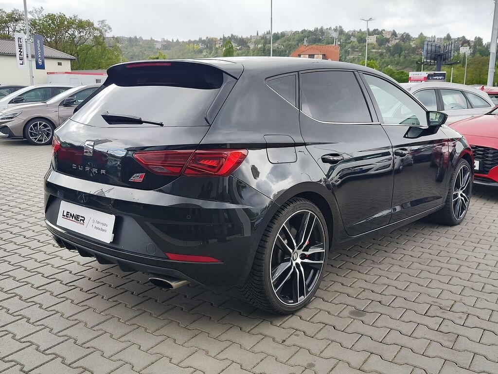 Seat Leon Hatchback 2,0 l 221 kw