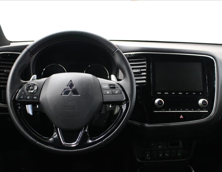 Mitsubishi Outlander 30