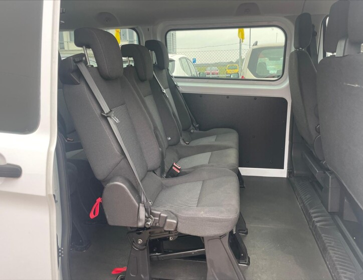 Ford Tourneo Custom 10