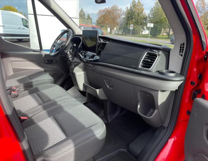 Ford Transit 9