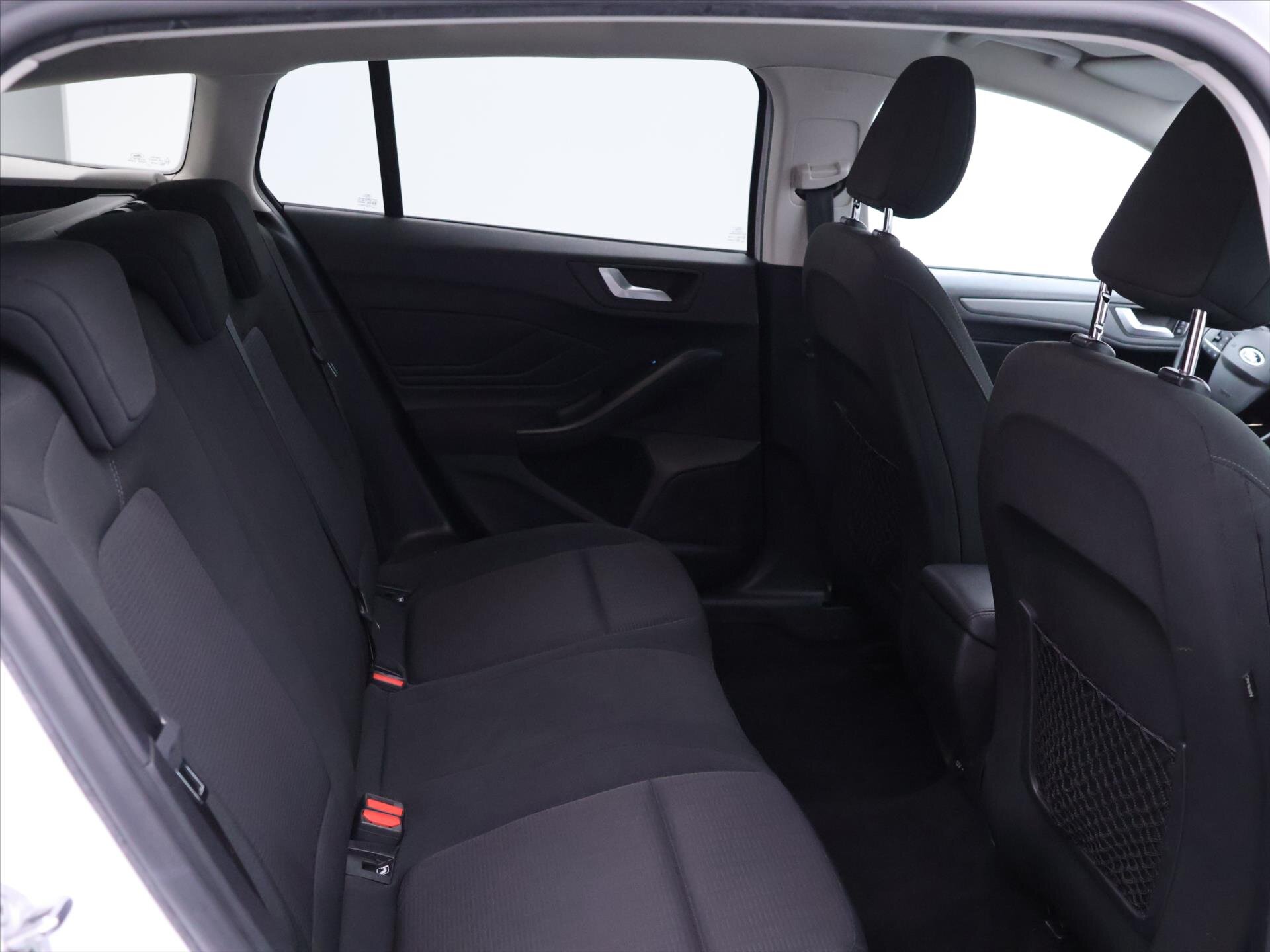 Ford Focus Kombi 999,0 74 kw