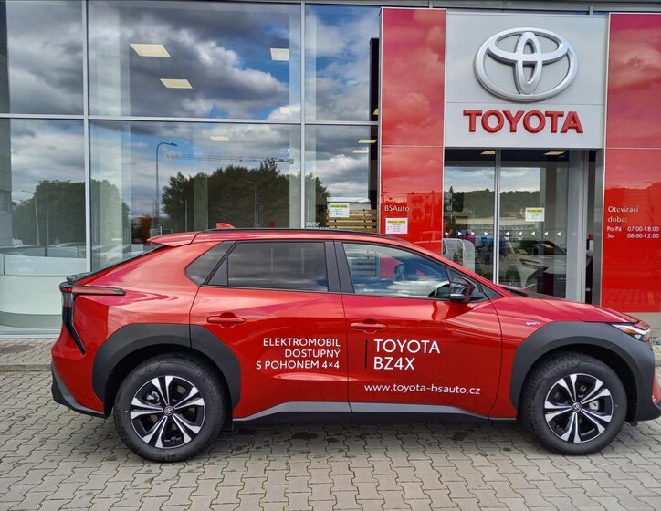 Toyota bZ4X SUV / Terénní 0,0 160 kw