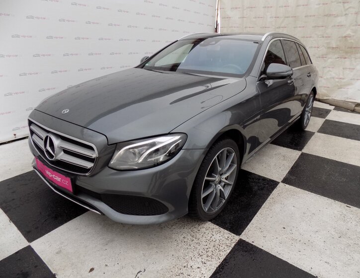 Mercedes-Benz Třídy E 1