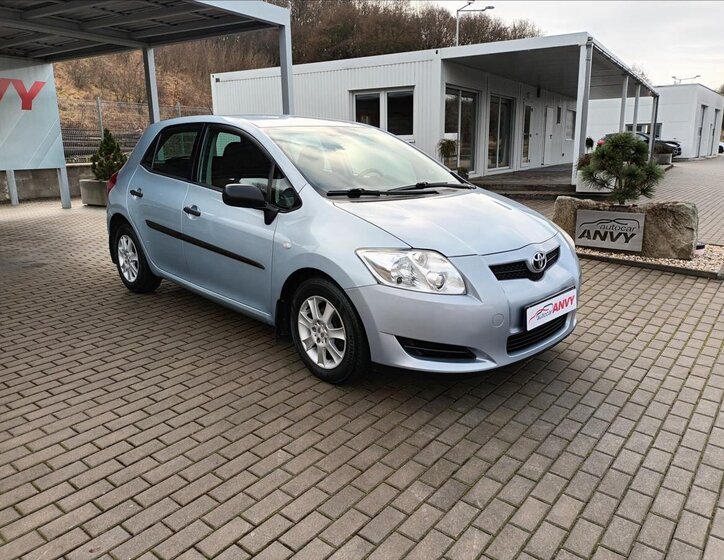 Toyota Auris Hatchback 1,4 l 66 kw