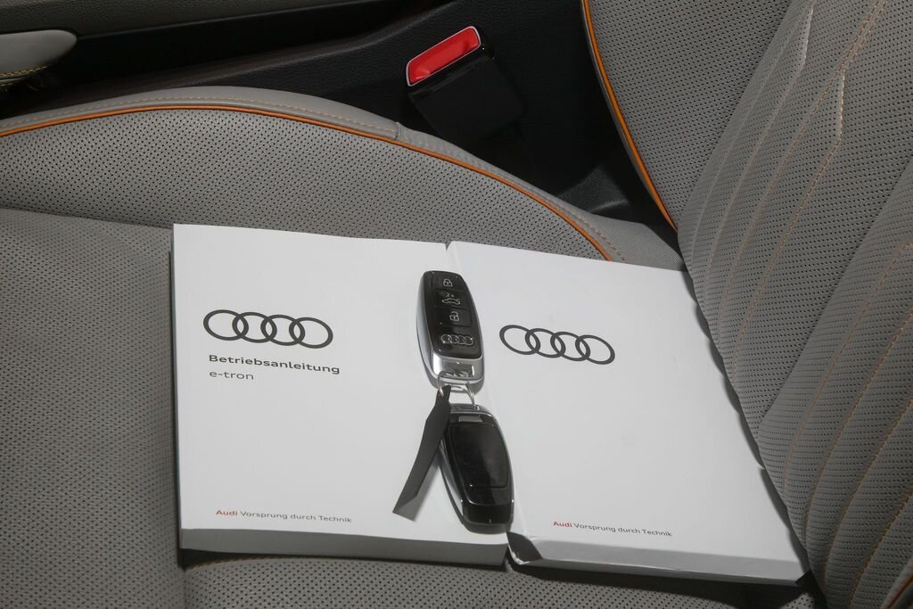 Audi e-tron SUV 0,0 300 kw