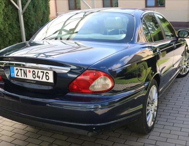 Jaguar X-Type 8