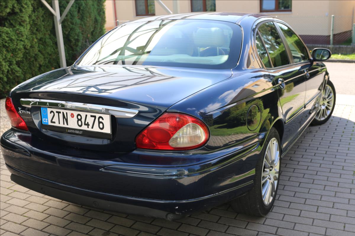 Jaguar X-Type