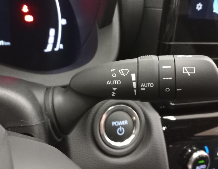 Toyota Yaris Cross CUV / Crossover 1,5 l 68 kw