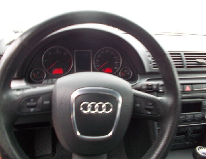 Audi A4 Sedan / Limuzína 2,0 l 103 kw
