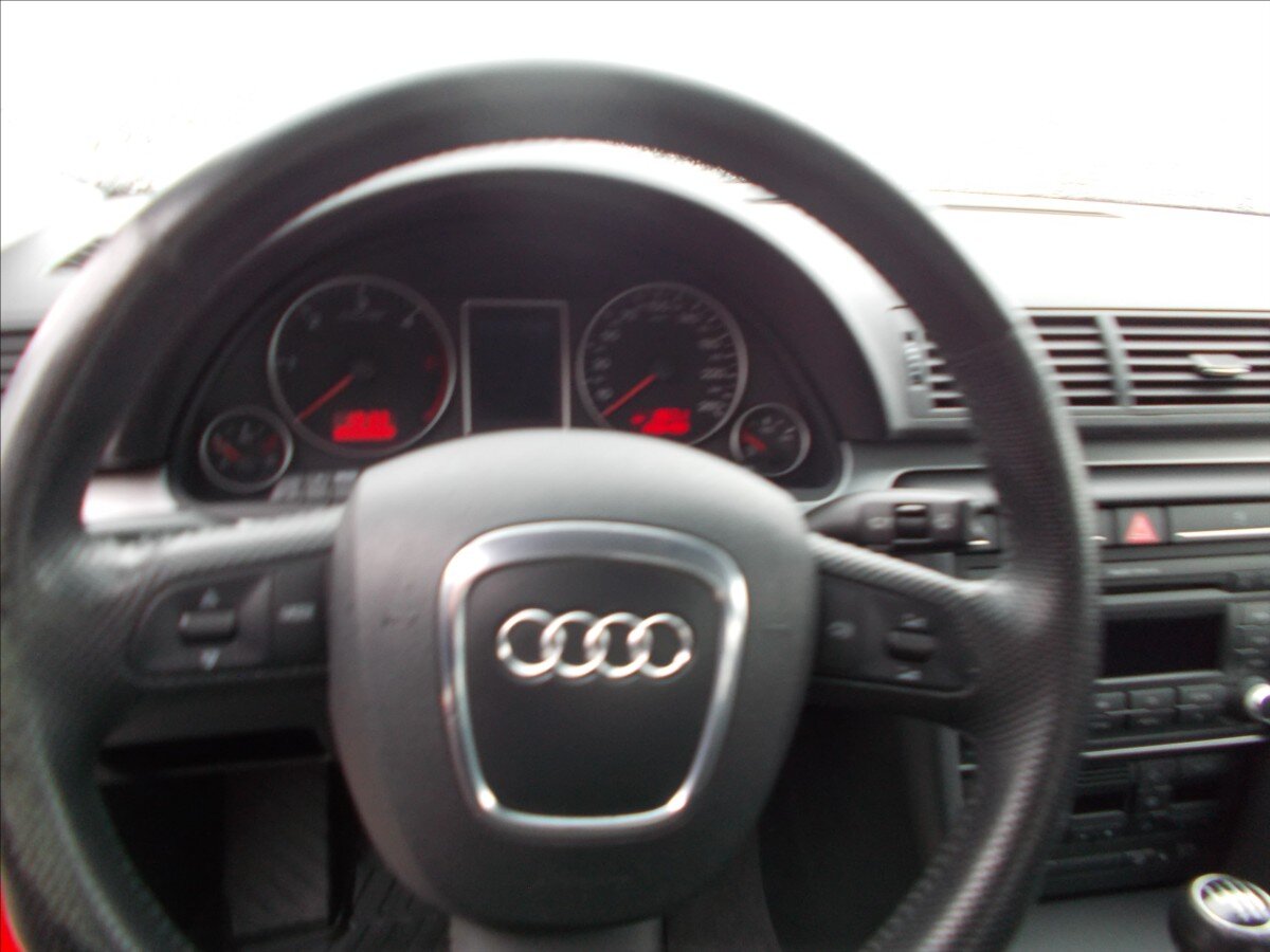 Audi A4 Sedan / Limuzína 2,0 l 103 kw