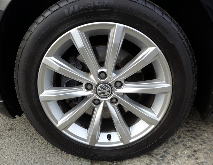 Volkswagen Passat 10