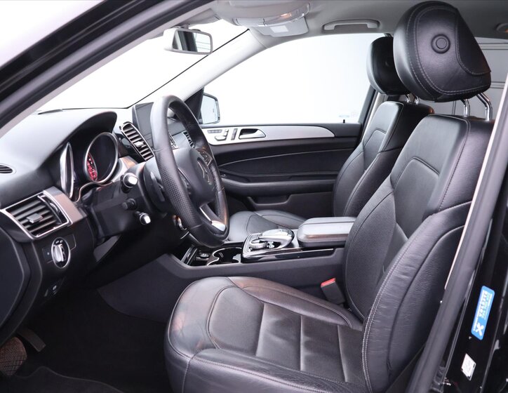 Mercedes-Benz GLE 12