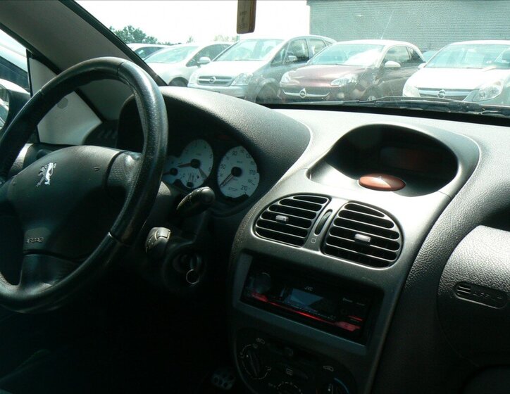 Peugeot 206 Kabriolet 1,6 l 80 kw