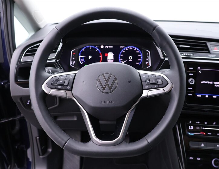 Volkswagen Touran 19