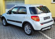 Suzuki SX4 Hatchback 2,0 l 99 kw