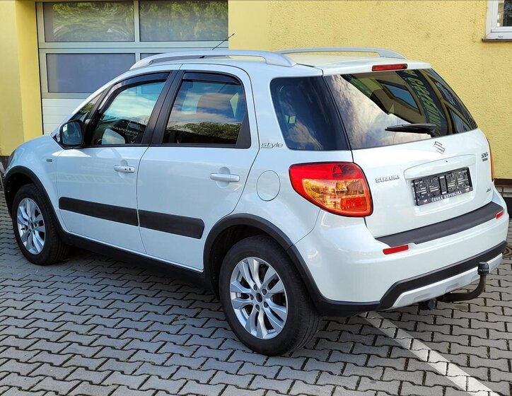 Suzuki SX4 Hatchback 2,0 l 99 kw