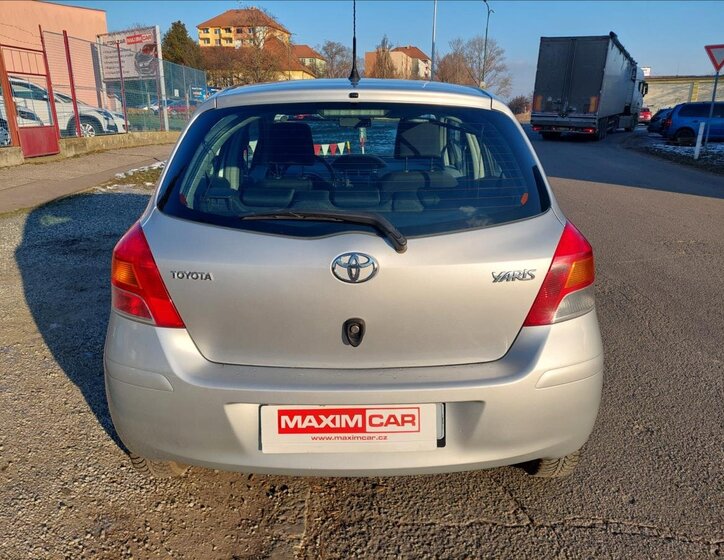 Toyota Yaris Hatchback 998,0 50 kw