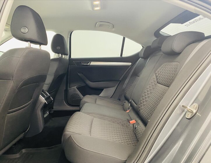 Škoda Superb Liftback 1,5 l 110 kw