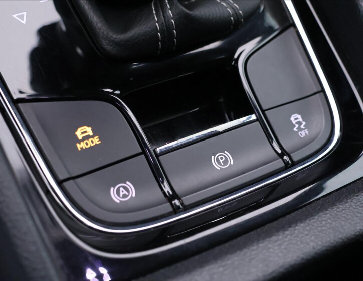 Škoda Karoq SUV 1,5 l 110 kw