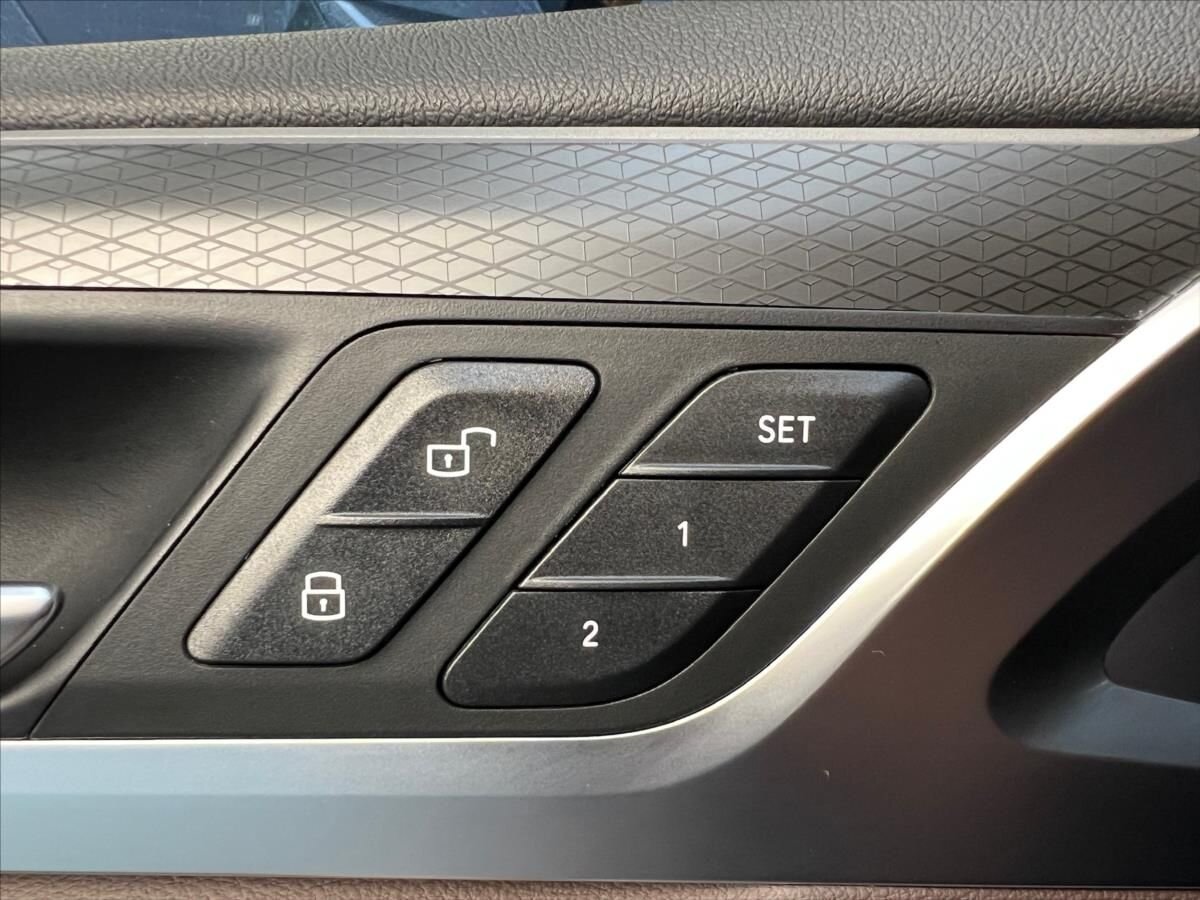 BMW X3 SUV / Terénní 2,0 l 135 kw