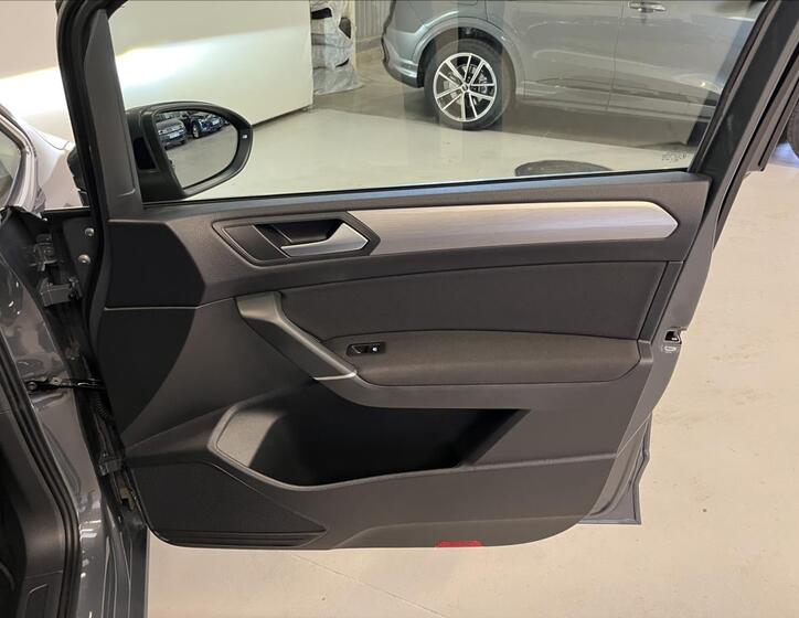 Volkswagen Touran 26