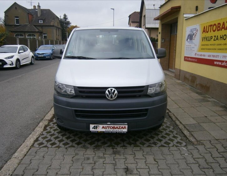 Volkswagen Caravelle 2