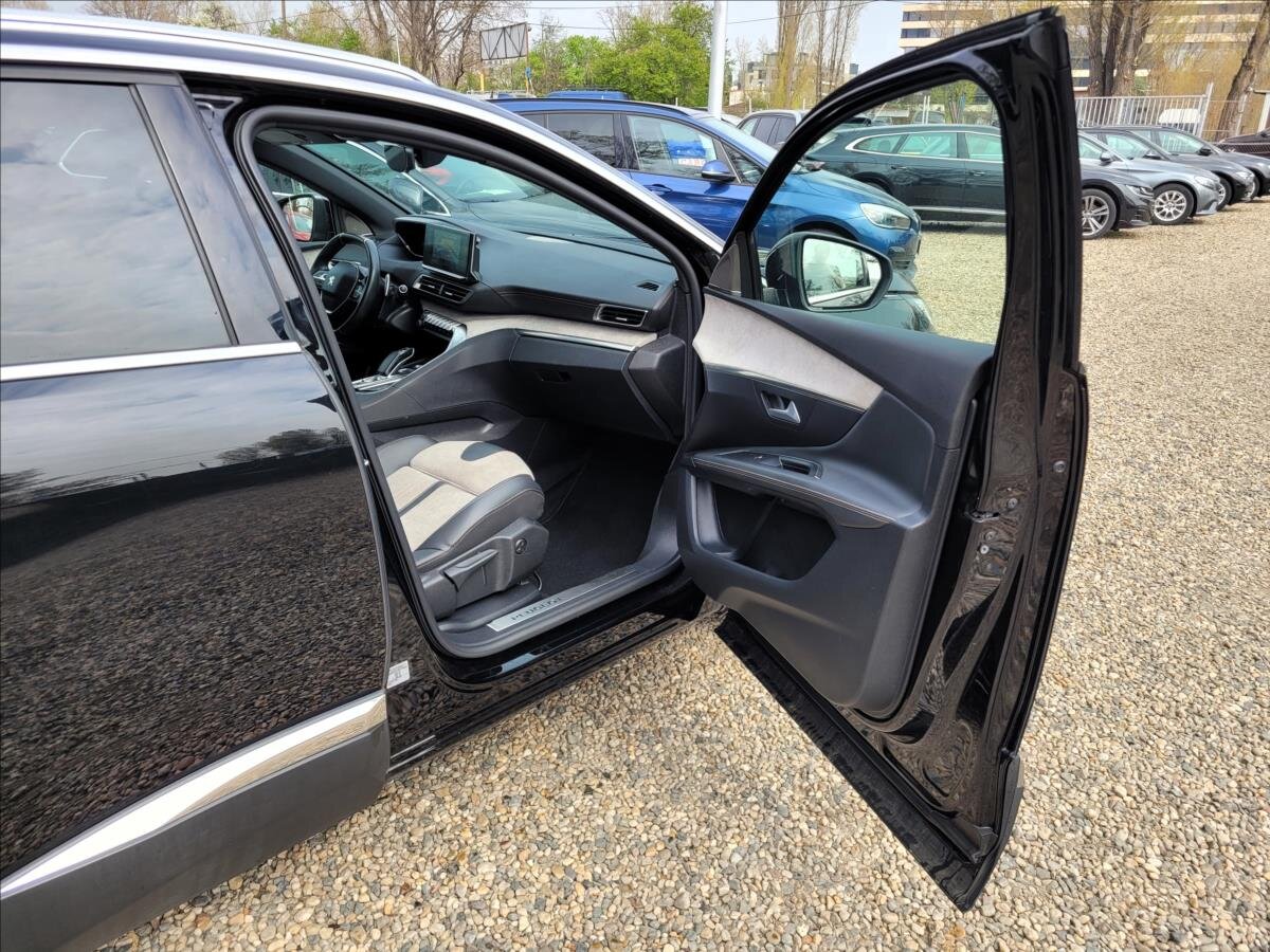 Peugeot 3008 SUV / Terénní 1,6 l 165 kw