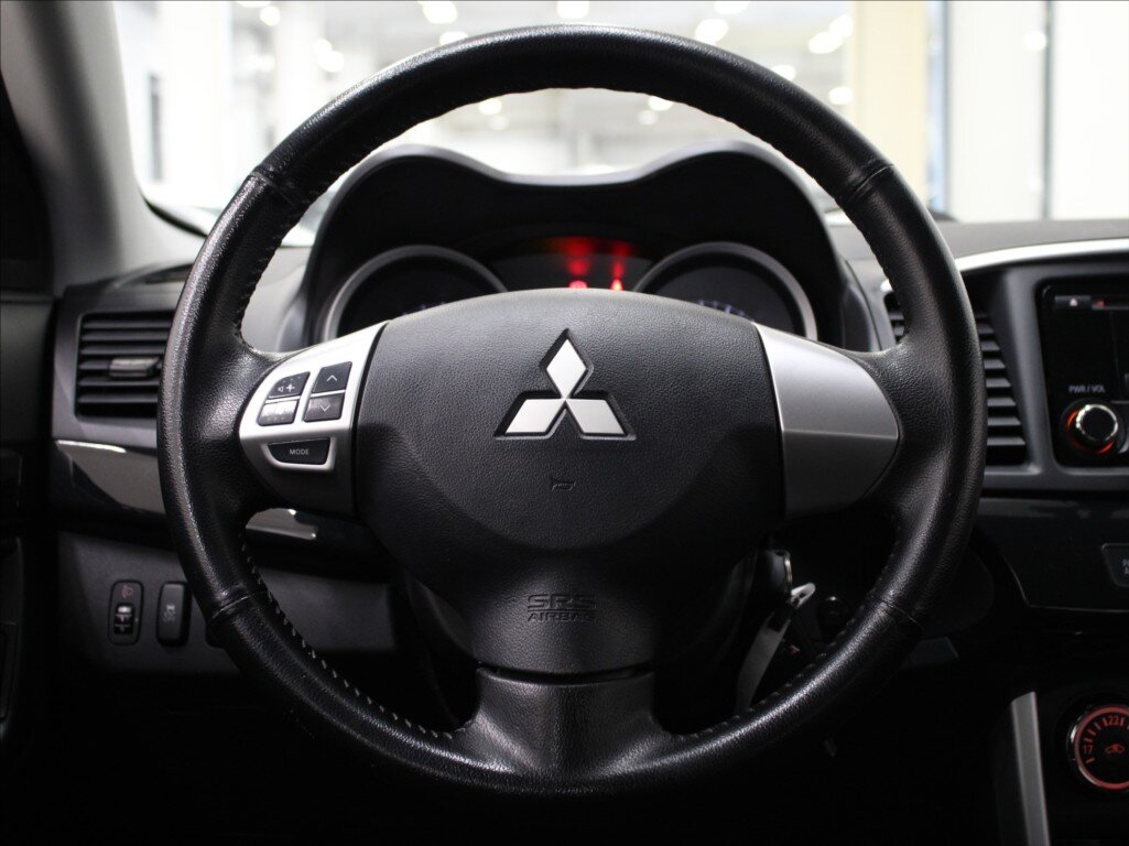 Mitsubishi Lancer Liftback 1,6 l 86 kw