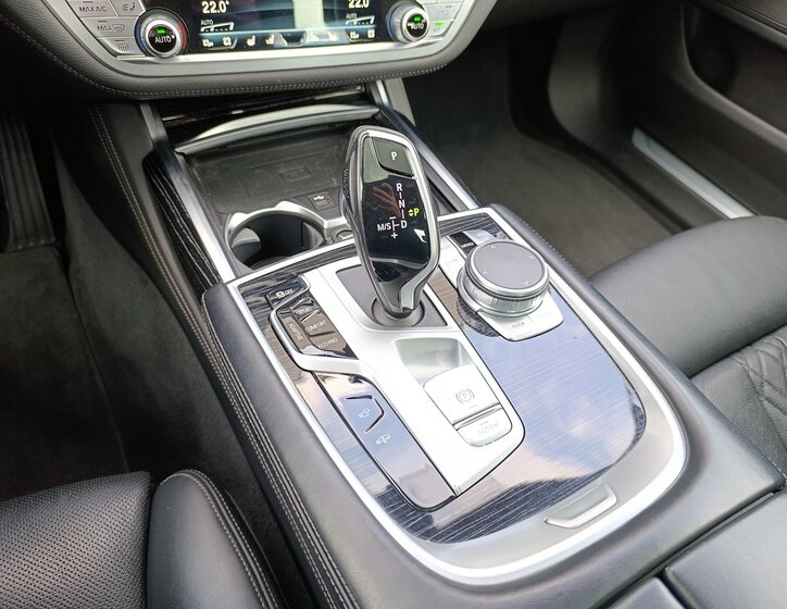 BMW Řada 7 Ostatní 3,0 l 250 kw