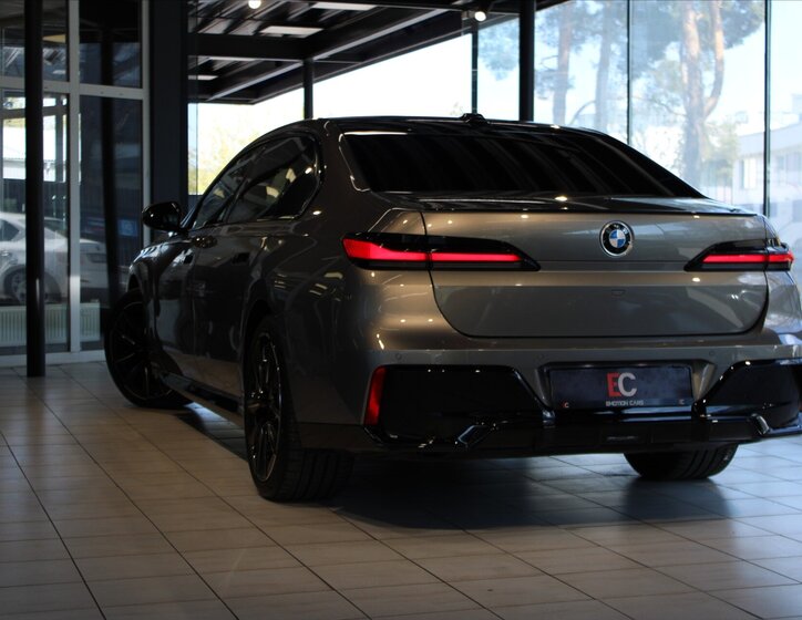 BMW Řada 7 Ostatní 3,0 l 210 kw