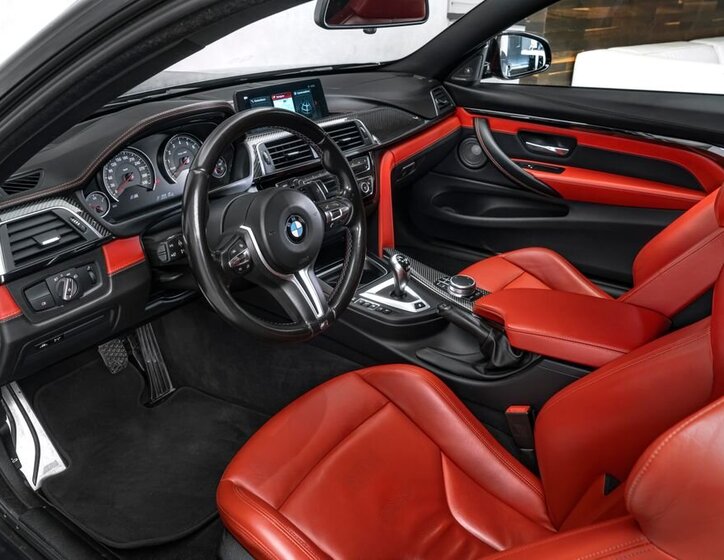 BMW M4 Kupé 3,0 l 331 kw