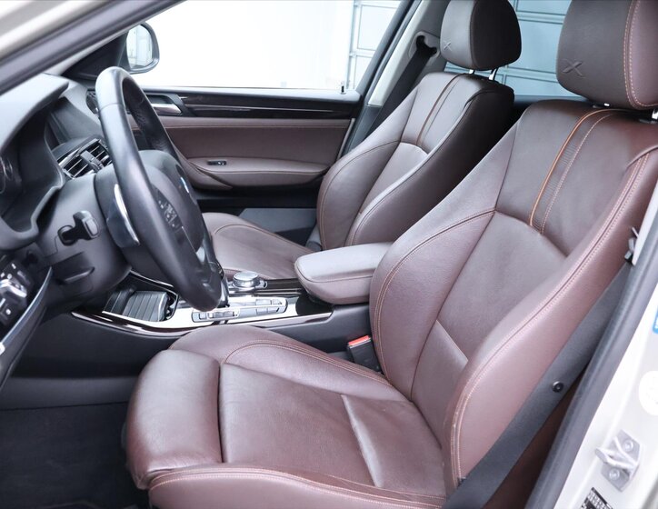 BMW X4 SUV / Terénní 2,0 l 140 kw