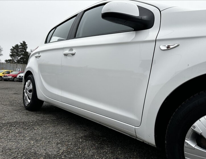 Hyundai i20 10
