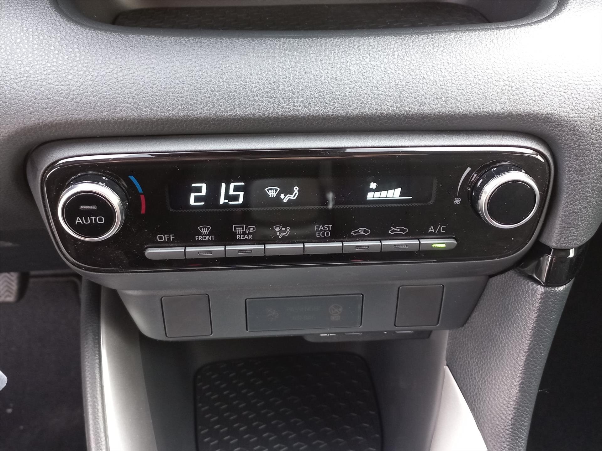 Toyota Yaris Hatchback 1,5 l 68 kw