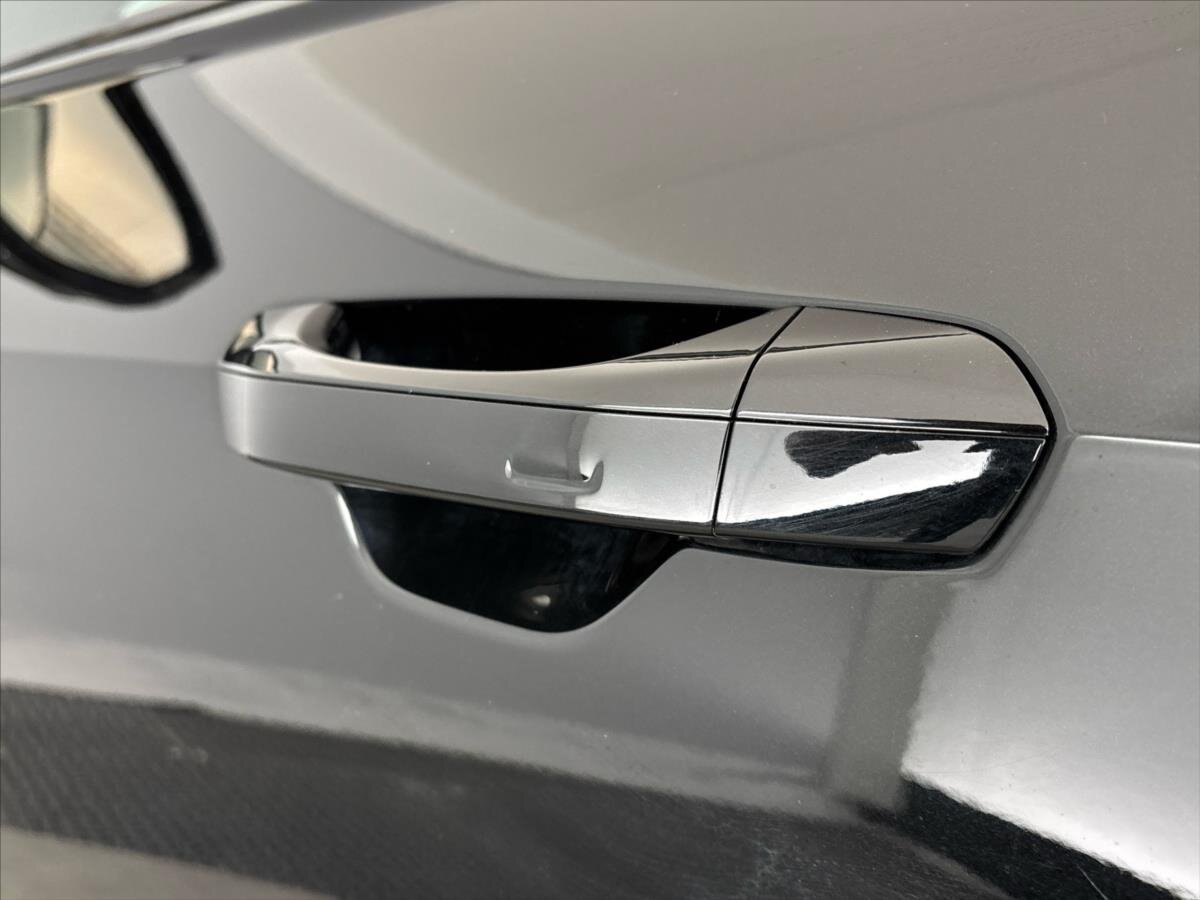 Audi A8 Sedan / Limuzína 3,0 l 210 kw