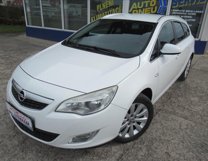 Opel Astra Kombi 2,0 l 121 kw