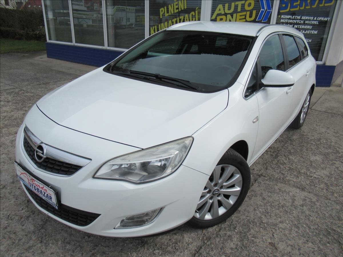 Opel Astra Kombi 2,0 l 121 kw