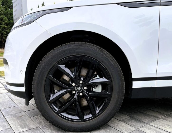 Land Rover Range Rover Velar SUV 2,0 l 150 kw