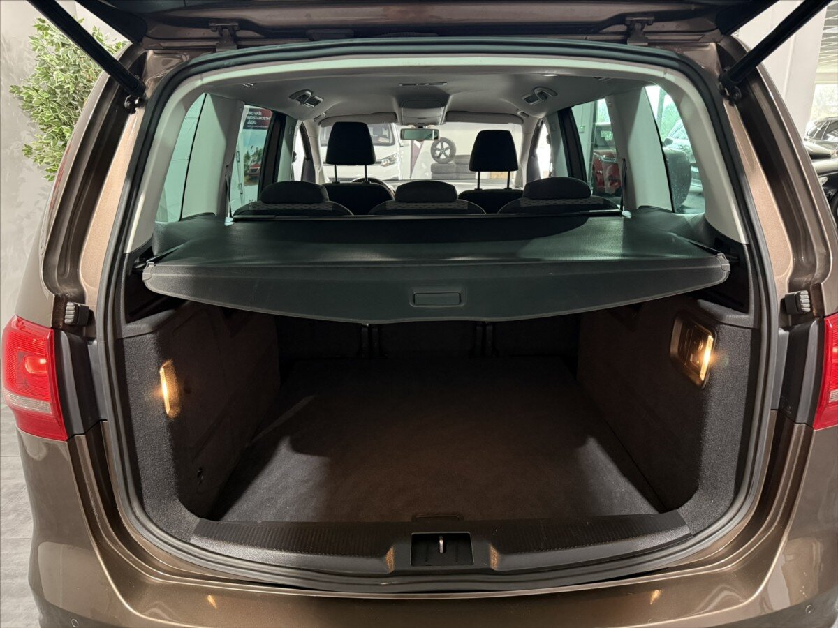 Volkswagen Sharan MPV 2,0 l 103 kw