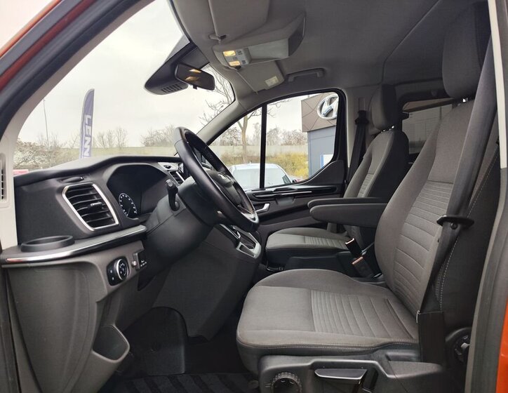 Ford Tourneo Custom 15