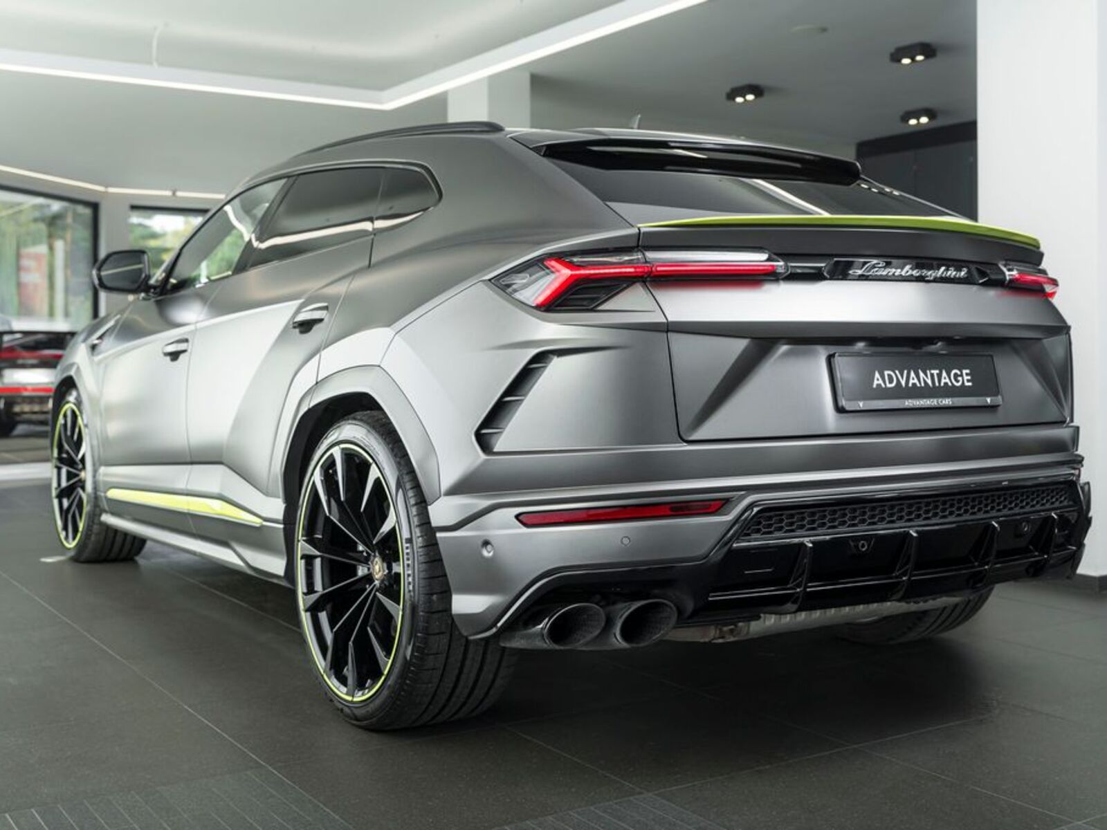 Lamborghini Urus 4
