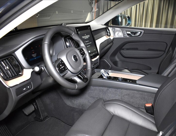 Volvo XC60 SUV / Terénní 2,0 l 257 kw