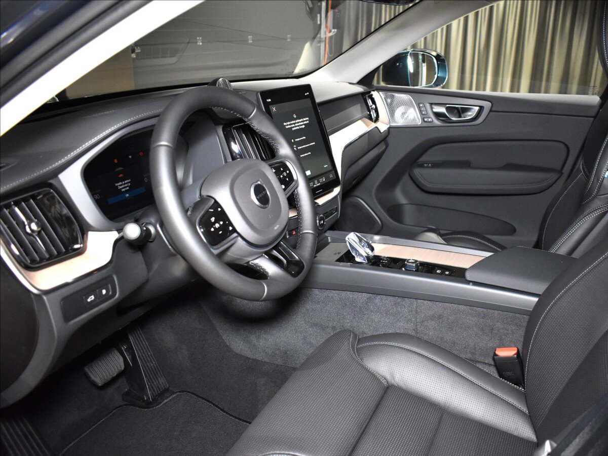 Volvo XC60 SUV / Terénní 2,0 l 257 kw