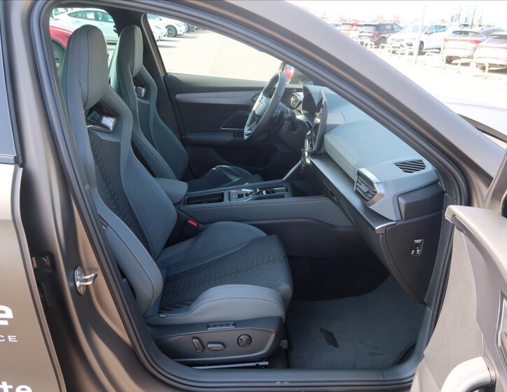 Cupra Formentor SUV / Terénní 2,0 l 294 kw