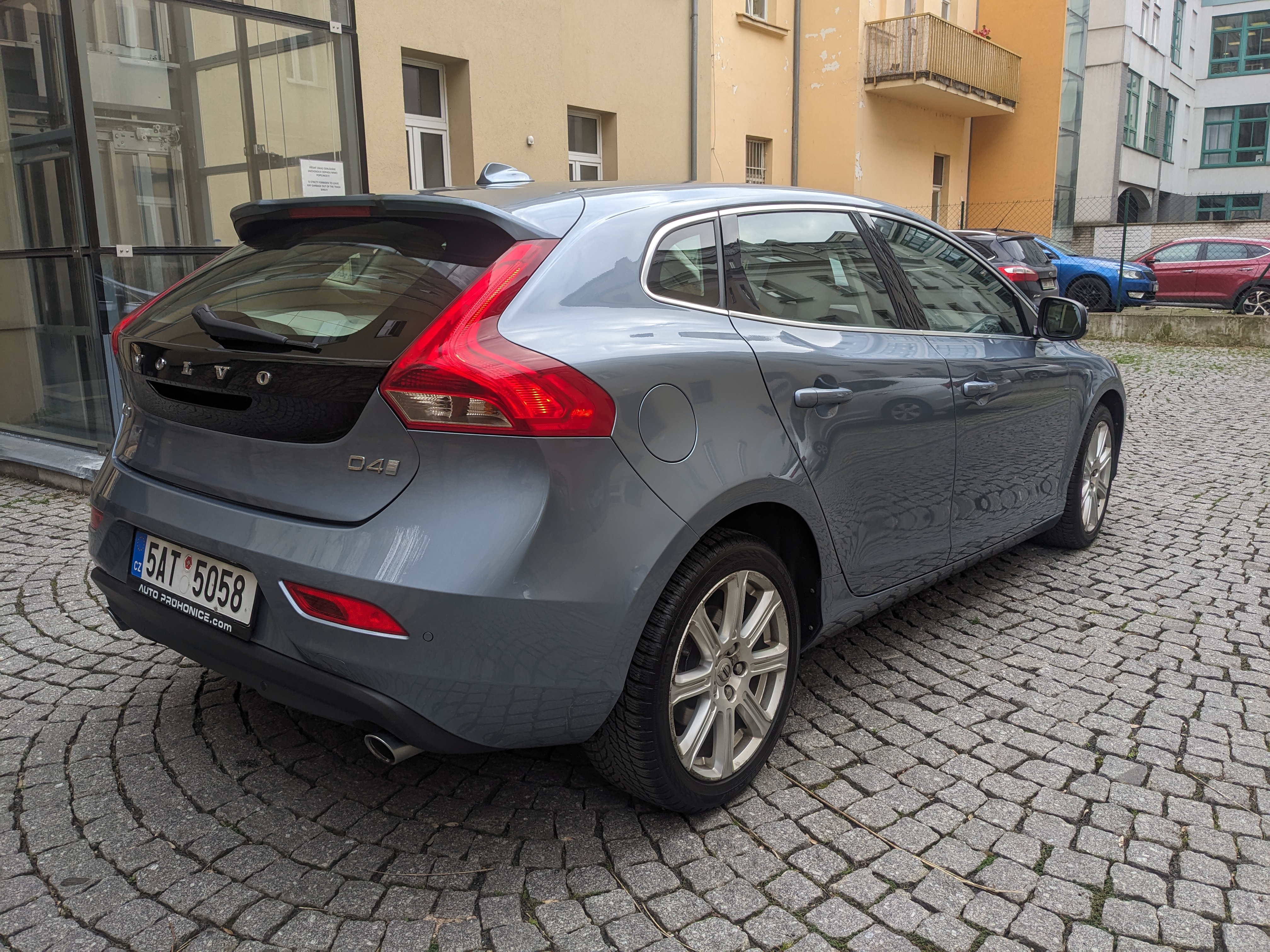 Volvo V40