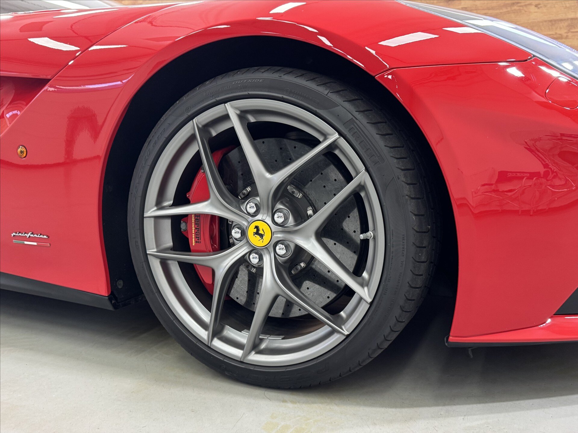 Ferrari F12 Berlinetta Kupé 6,3 l 541 kw