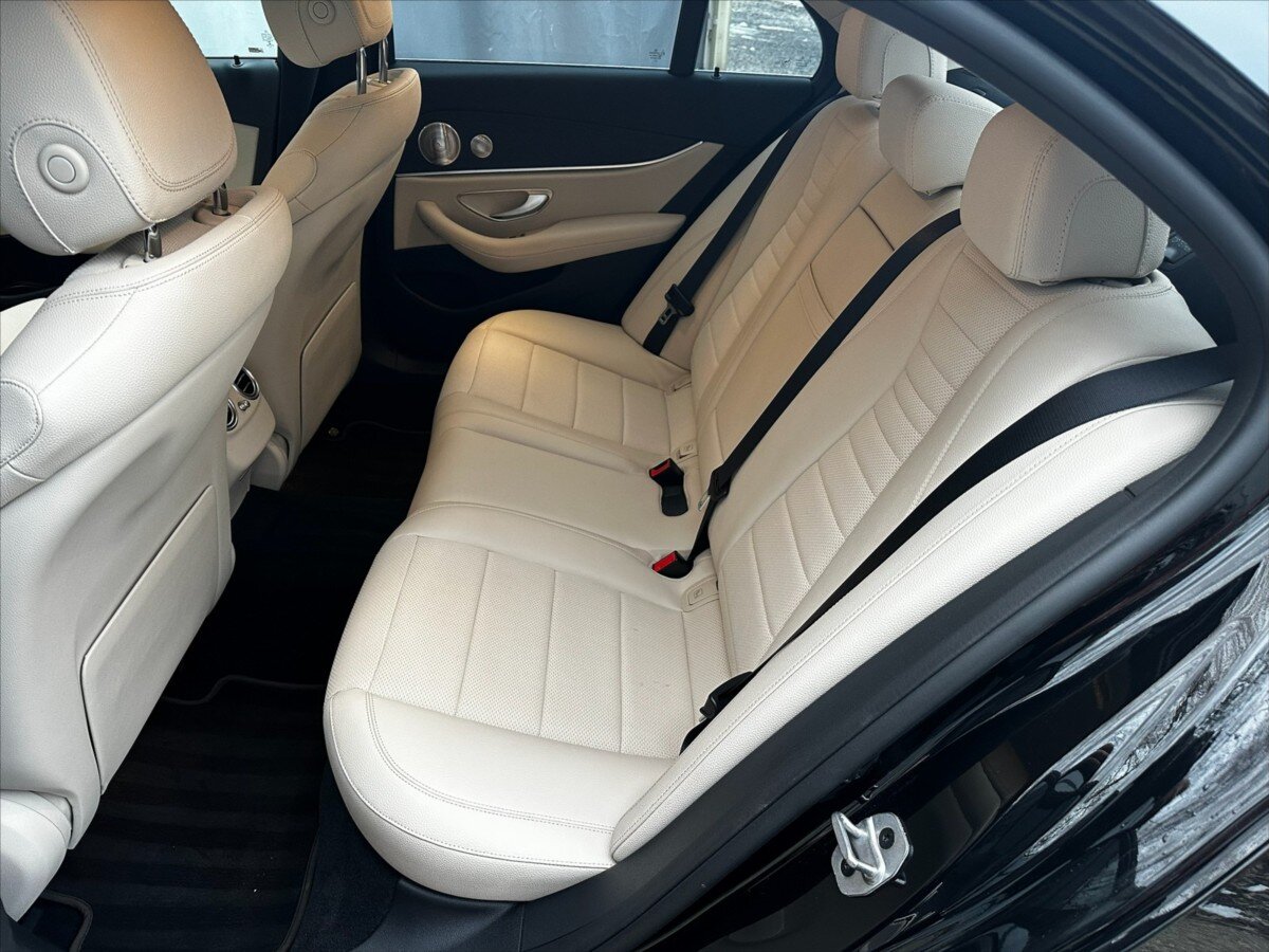 Mercedes-Benz Třídy E Sedan / Limuzína 2,0 l 143 kw