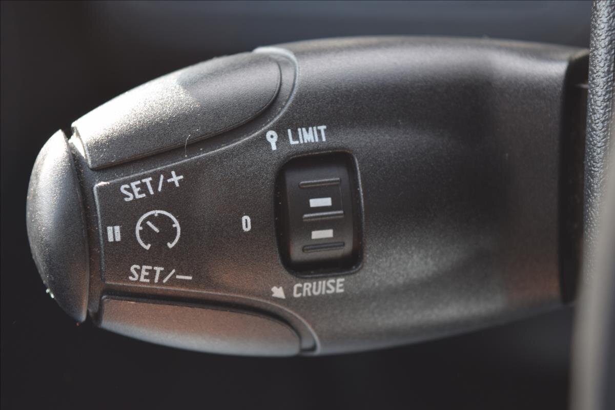 Peugeot 208 Hatchback 1,4 l 50 kw