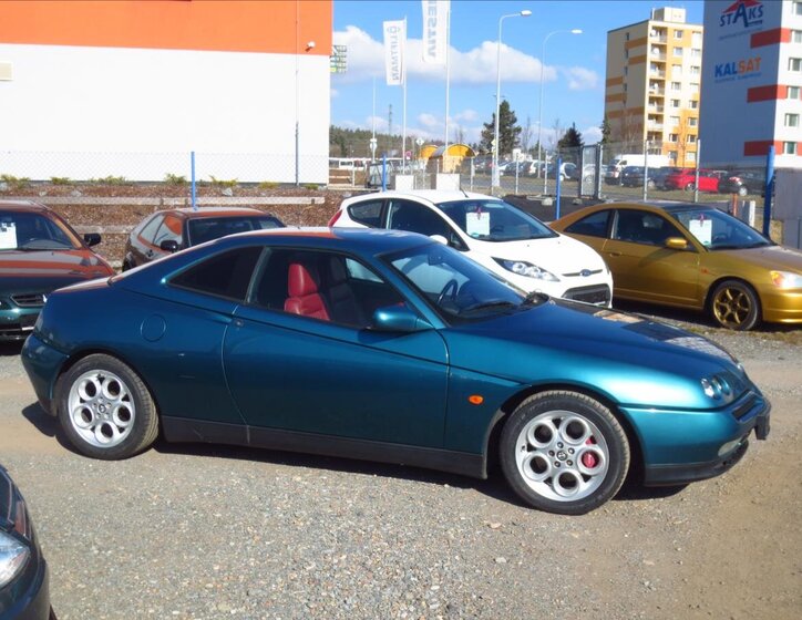 Alfa Romeo GTV 8