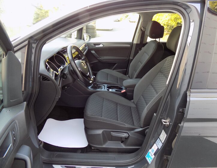 Volkswagen Touran 11